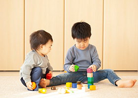 お子様が遊べるキッズコーナーをご用意しています。