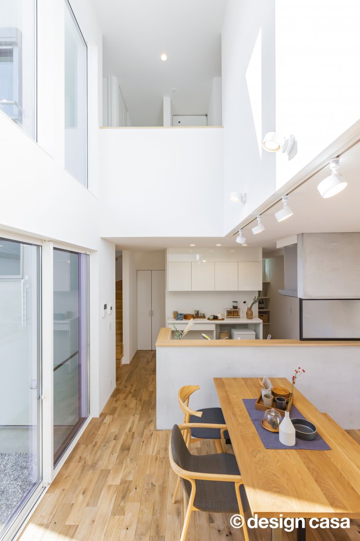 「design casa」の建築家はヒアリングもプロ級。それはオーナーについてより多くの情報を集めることが、良いデザインを生み出すと知っているからです。例えば自分のセンスを押し付けるなどの「建築家とつくる家」のデメリットも皆無。家づくりを共に楽しみ尽くせる建築家ばかりです。