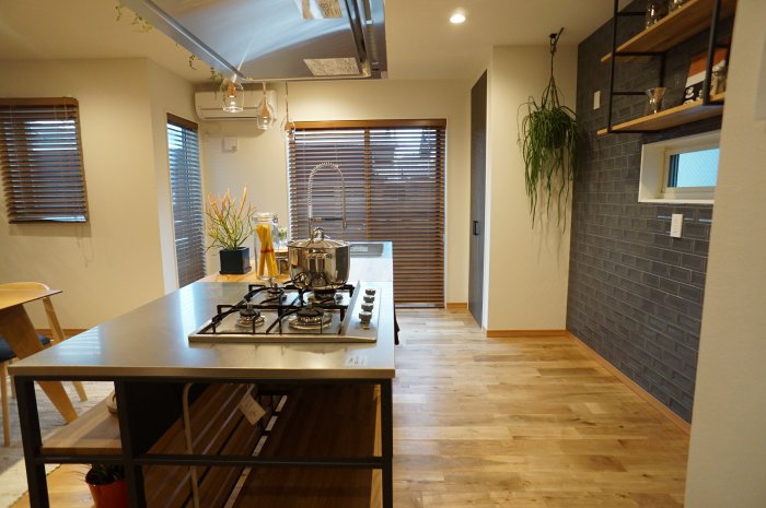 アイランドキッチンに立って、友人を迎え入れる自分を想像してください。<br />
今までよりも淹れるコーヒーが格段に美味しくなる。<br />
そんな住まいです。