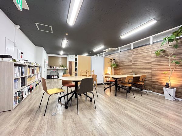 お客様をご案内するスペースです。モデルハウスやOB様邸をご見学いただいたのちにご来場いただくことも多くございます。